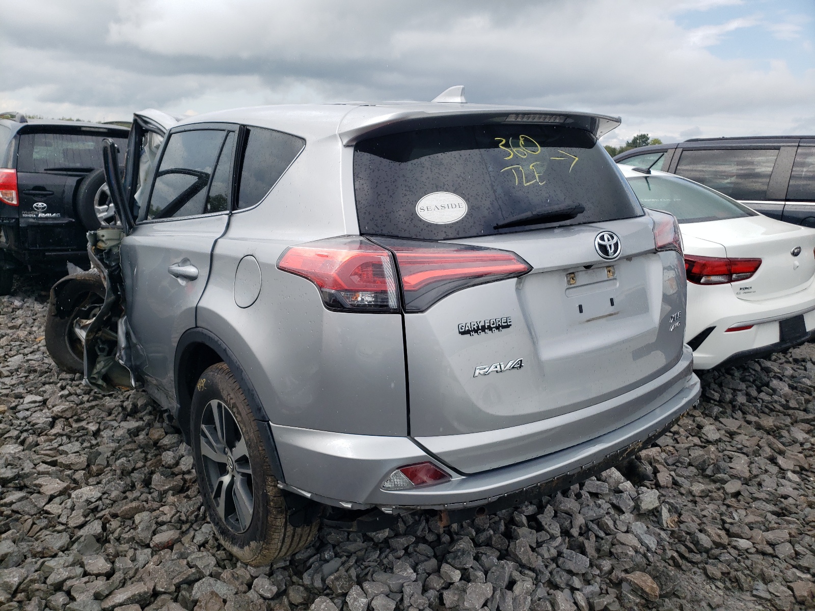 Photo 3 from auction – 2018 TOYOTA RAV4 ADVEN with VIN 2T3RFREV8JW800833