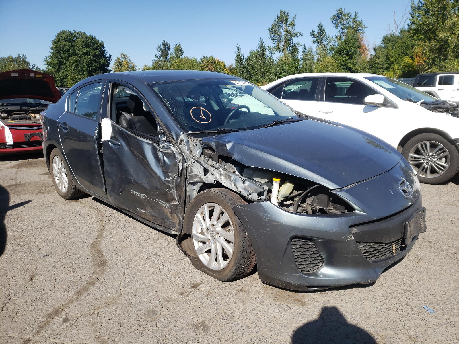 MAZDA 3 I 2012 with VIN JM1BL1W88C1649451 - Photo from auction