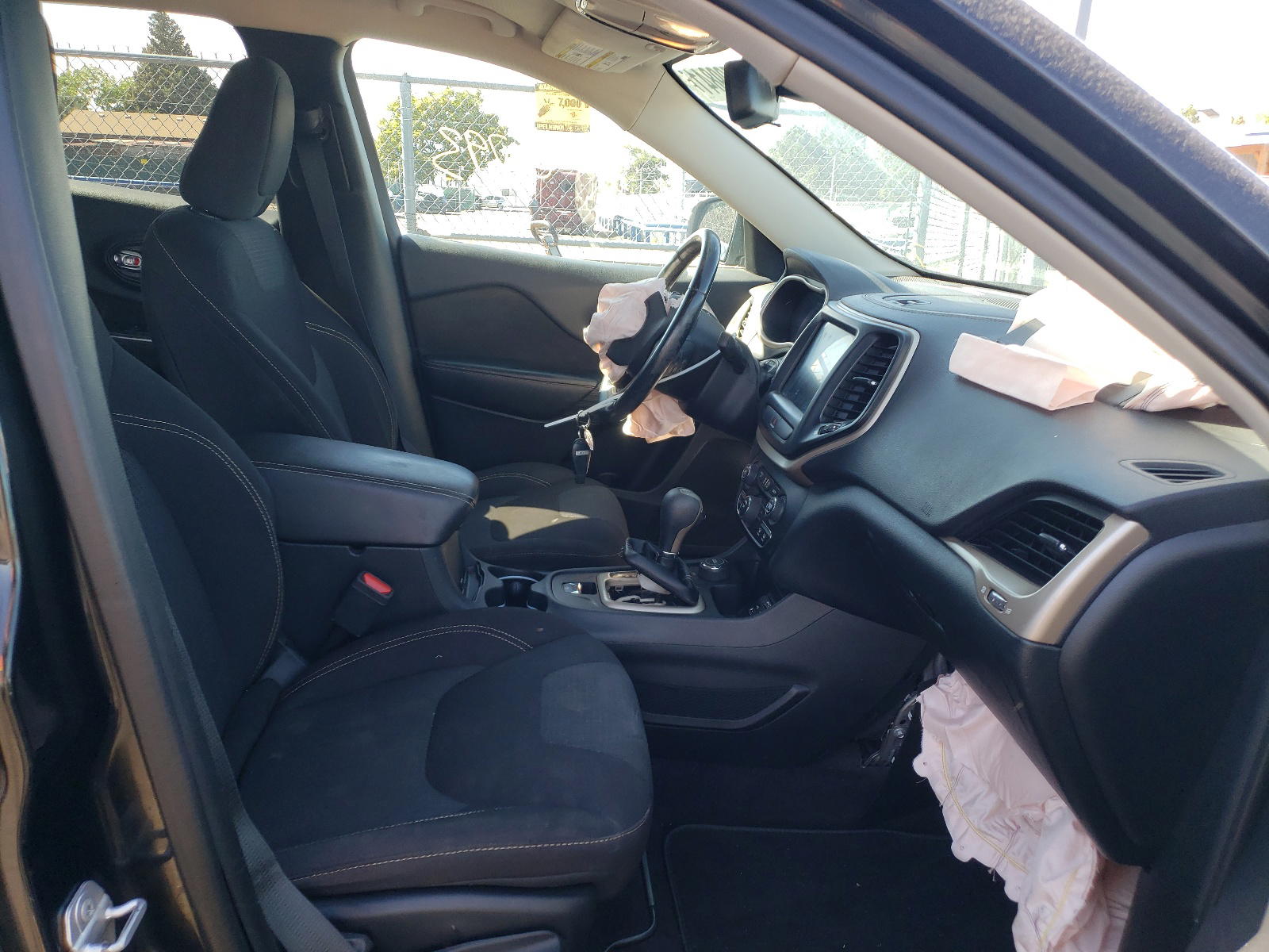 Photo 5 from auction – 2016 JEEP CHEROKEE L with VIN 1C4PJMCS3GW294288