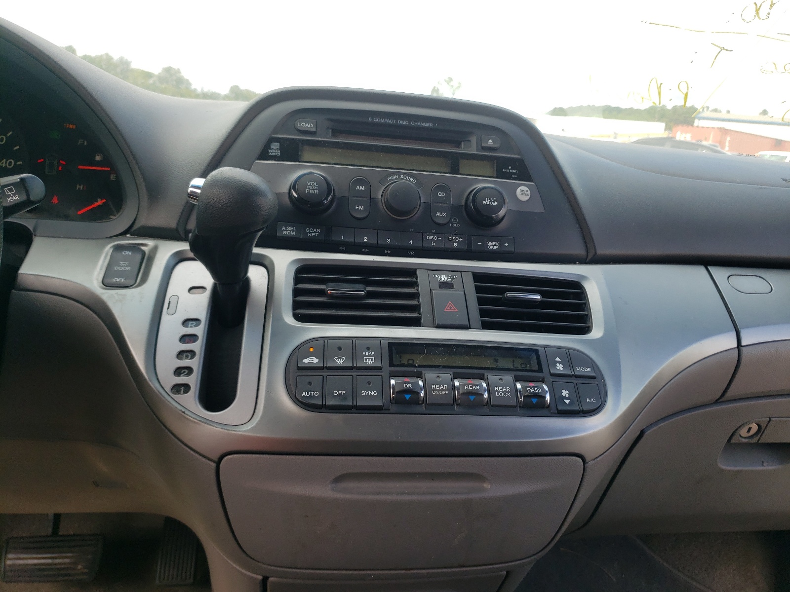 Photo 9 from auction – 2010 HONDA ODYSSEY EX with VIN 5FNRL3H46AB002667