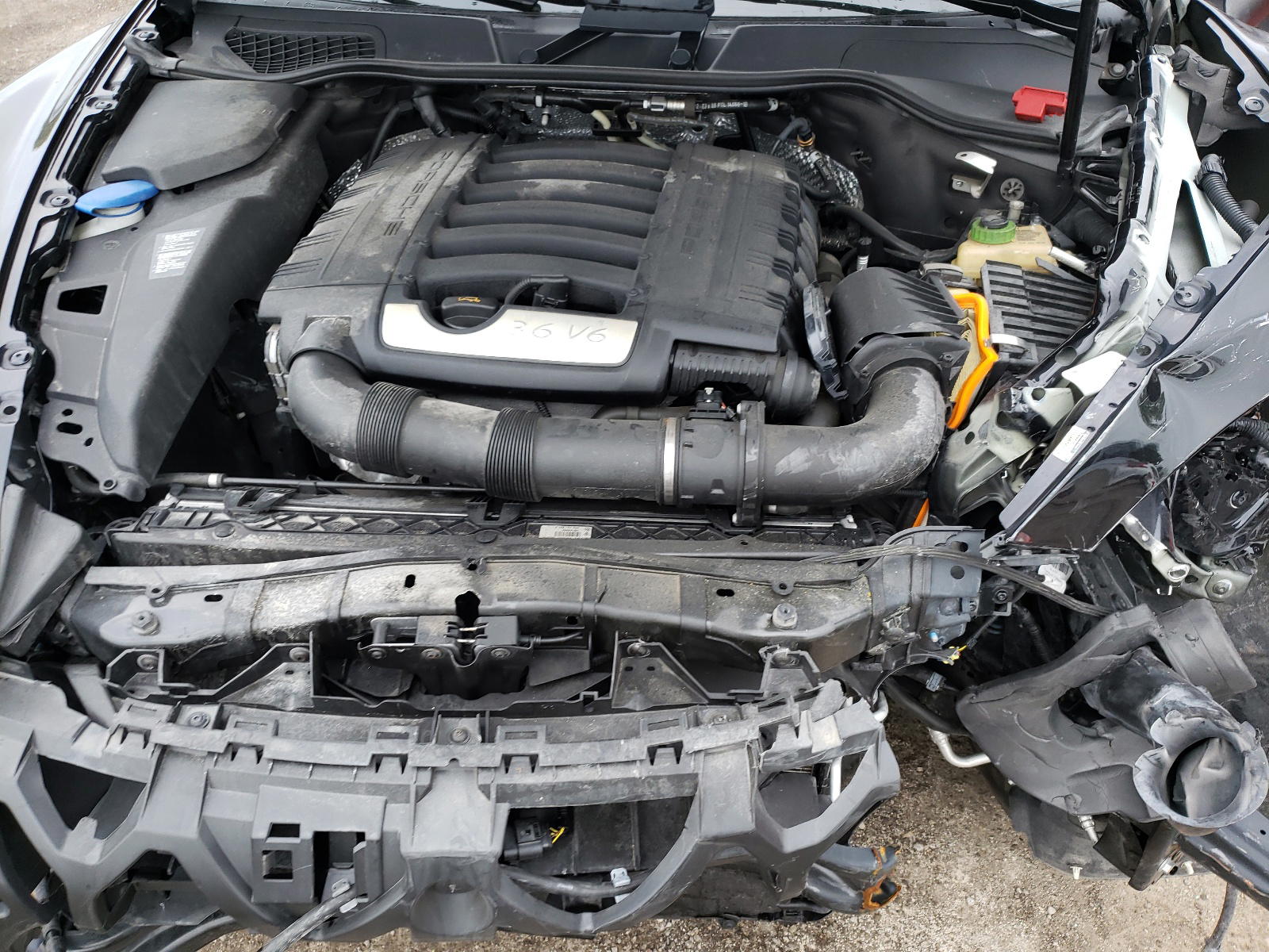 Photo 7 from auction – 2013 PORSCHE CAYENNE with VIN WP1AA2A26DLA03100