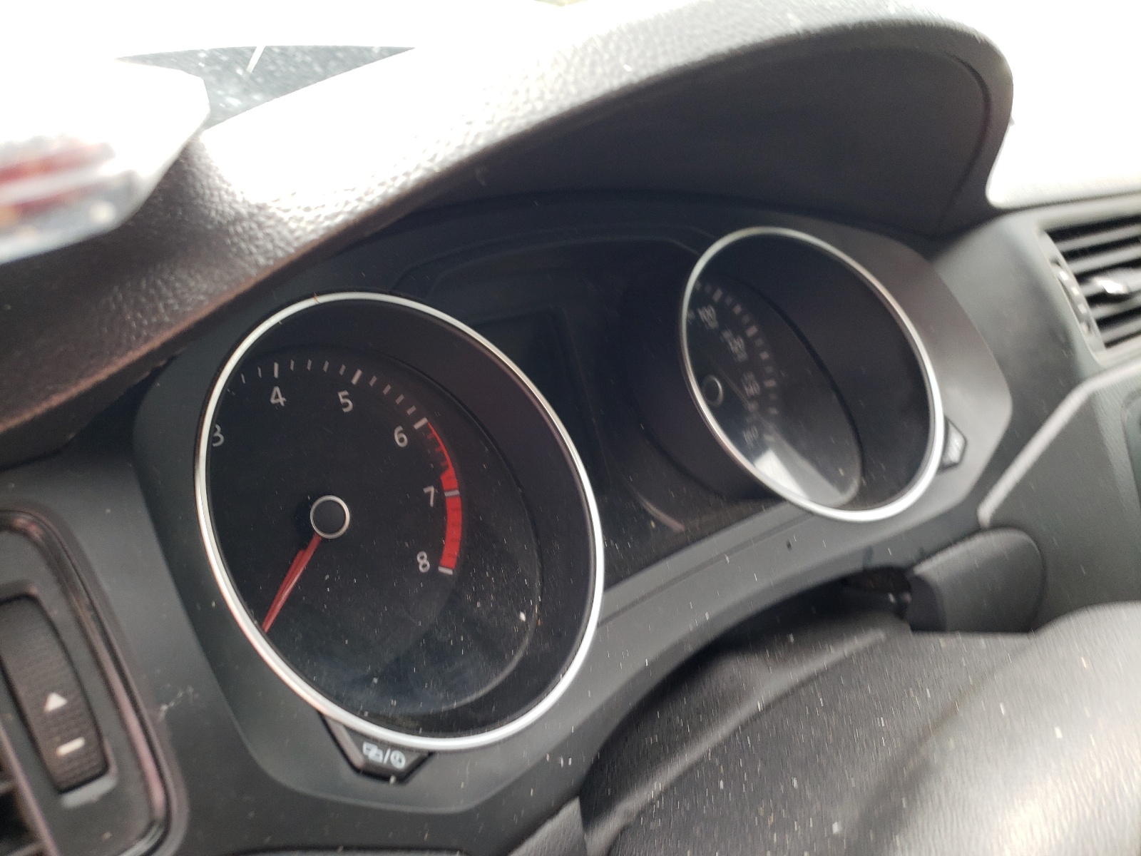 Photo 8 from auction – 2015 VOLKSWAGEN JETTA BASE with VIN 3VW2K7AJ6FM351811