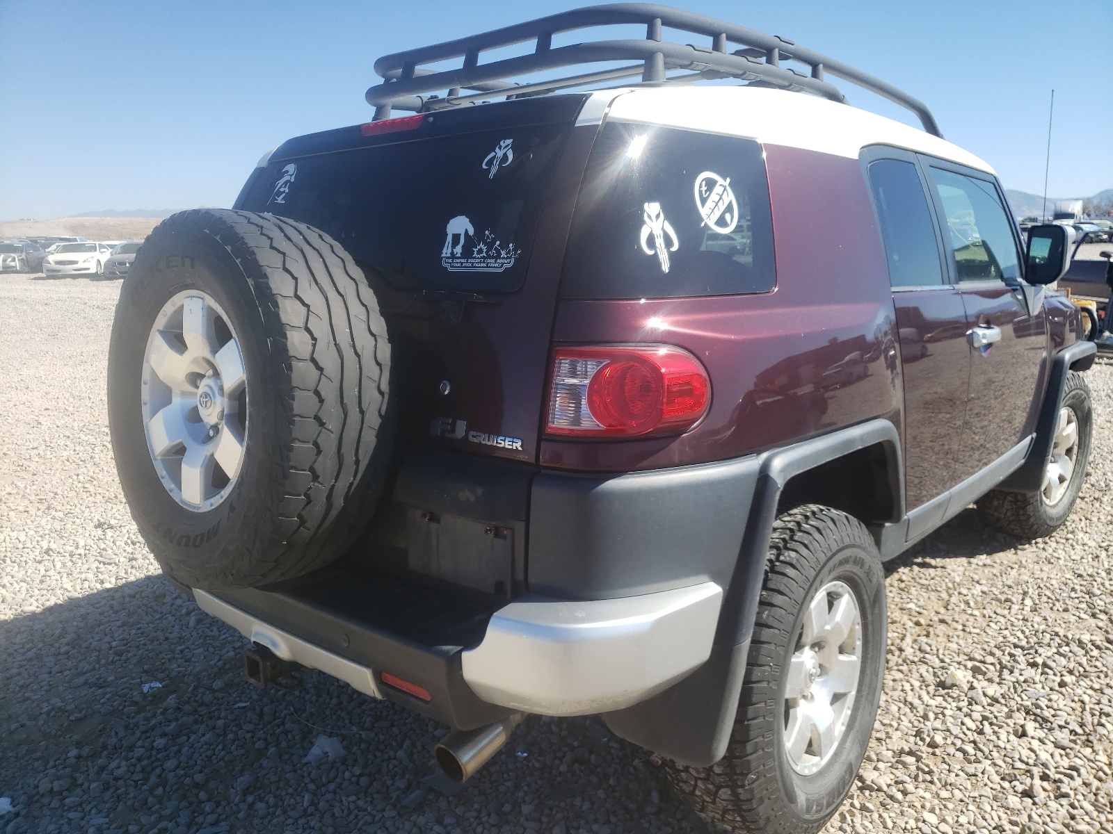 Photo 16 from auction – 2007 TOYOTA FJ CRUISER with VIN JTEBU11F370093799