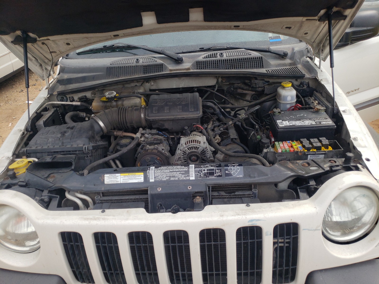Photo 7 from auction – 2002 JEEP LIBERTY SP with VIN 1J4GL48K02W355537