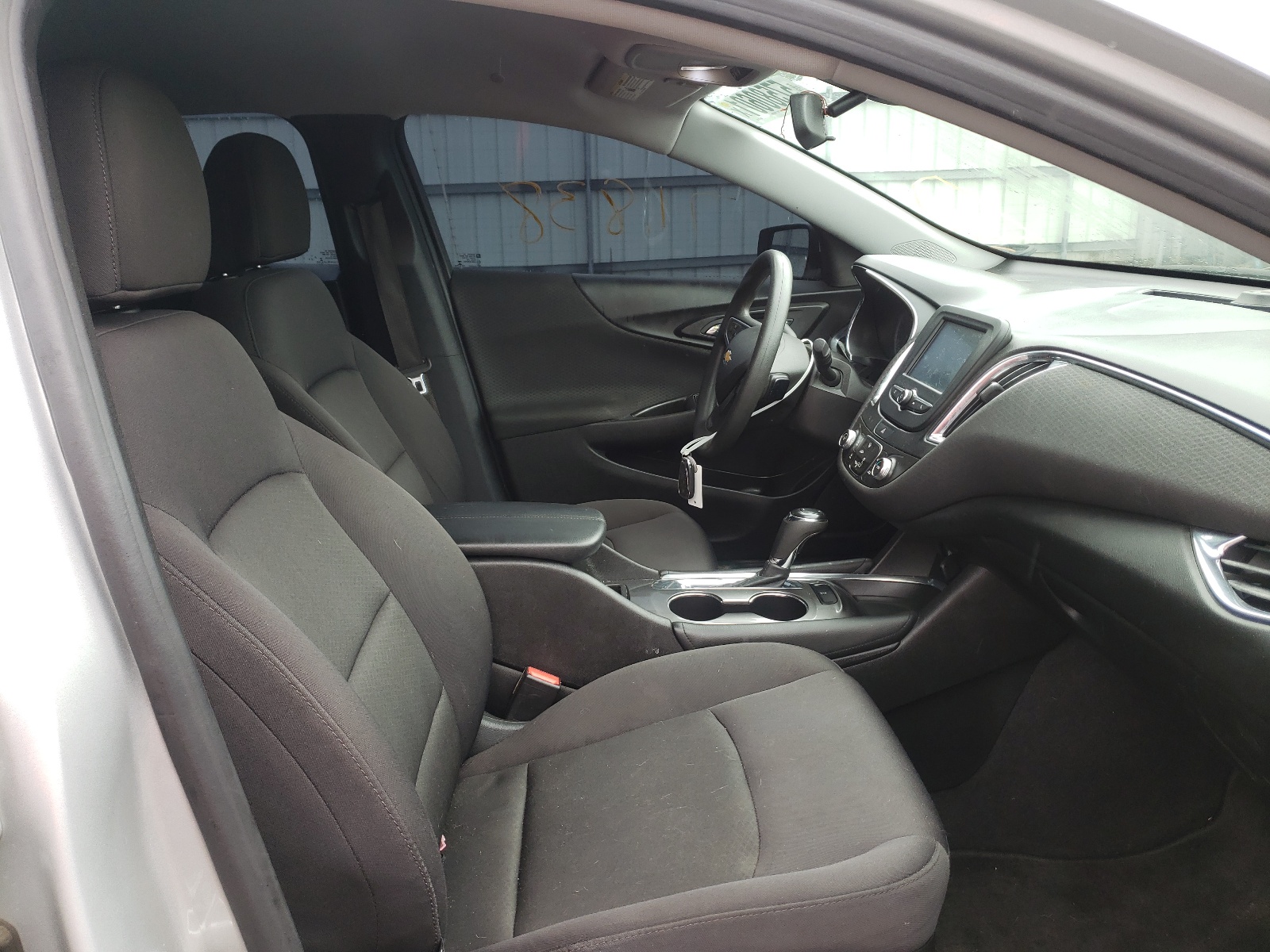 Photo 5 from auction – 2017 CHEVROLET MALIBU LT with VIN 1G1ZE5ST1HF173024