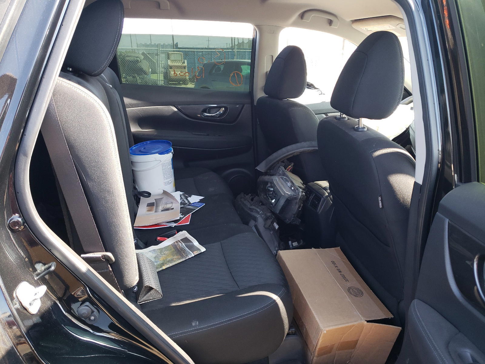 Photo 6 from auction – 2018 NISSAN ROGUE S with VIN KNMAT2MT7JP587348