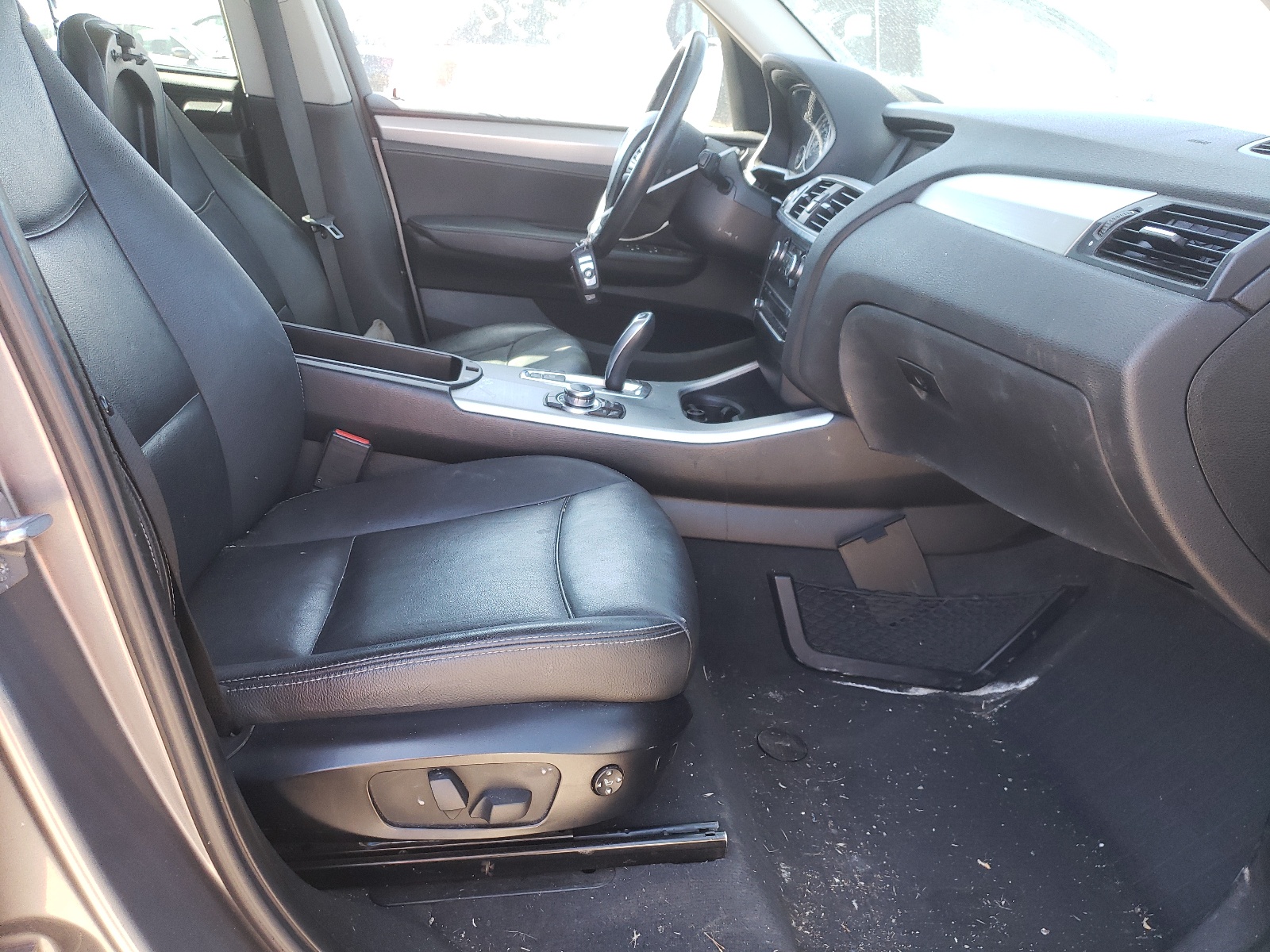 Photo 5 from auction – 2011 BMW X3 XDRIVE2 with VIN 5UXWX5C58BL716445