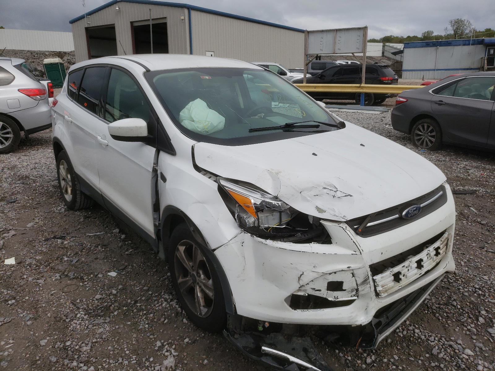 FORD ESCAPE SE 2016 with VIN 1FMCU0G71GUC34005 - Photo from auction