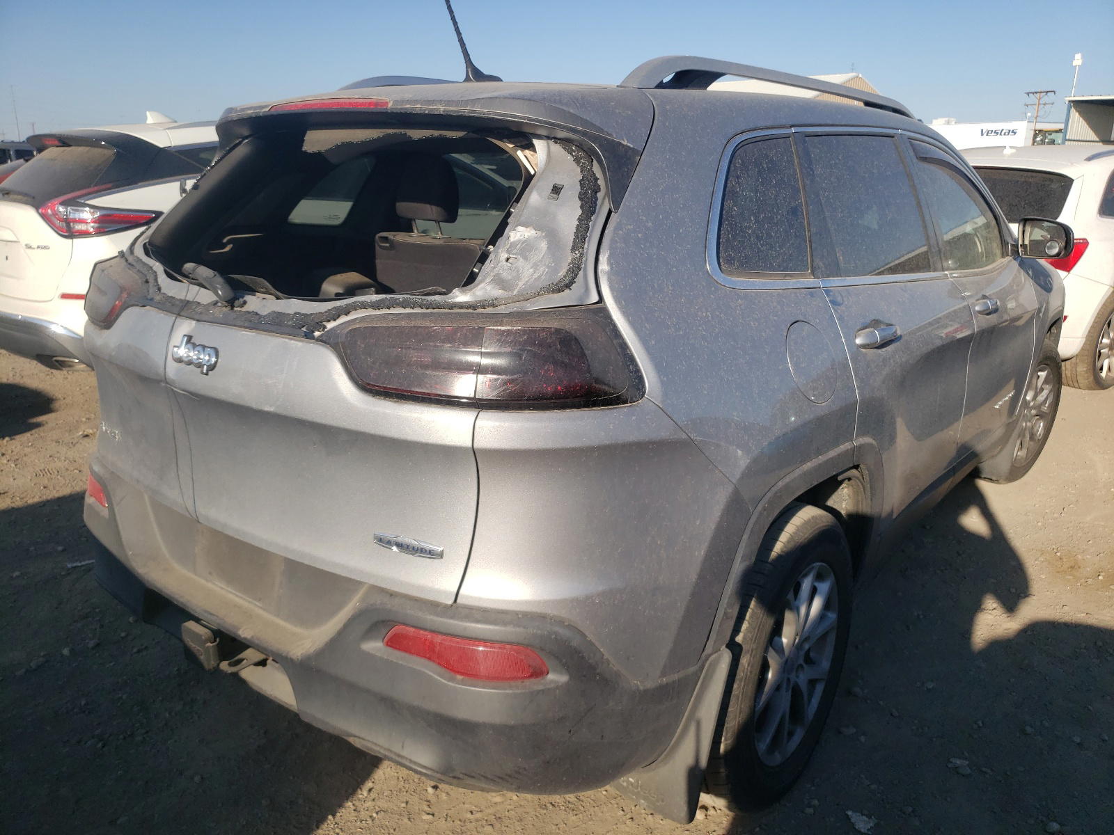 Photo 4 from auction – 2014 JEEP CHEROKEE L with VIN 1C4PJMCSXEW194072