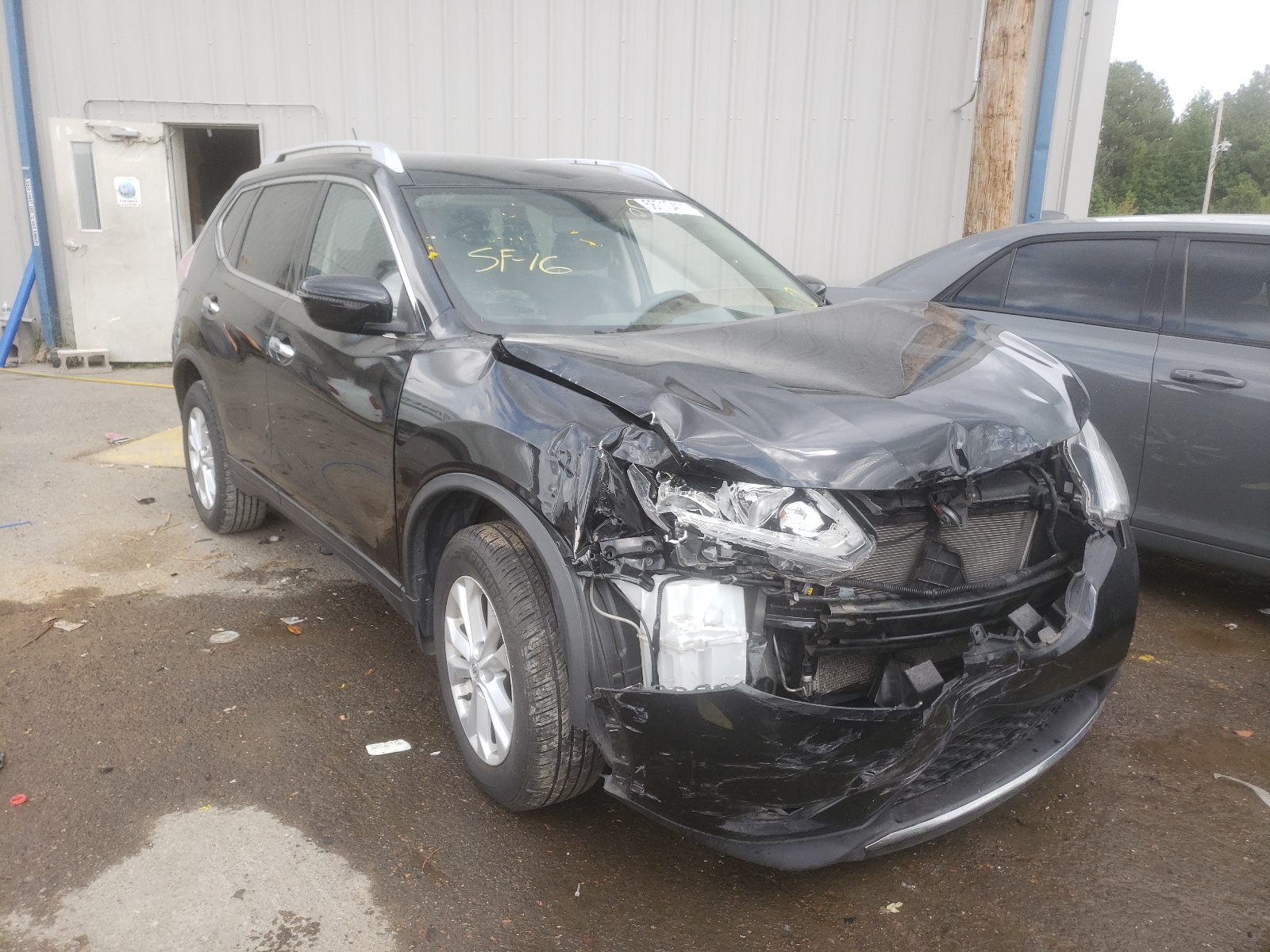 NISSAN ROGUE S 2016 with VIN JN8AT2MT6GW024391 - Photo from auction