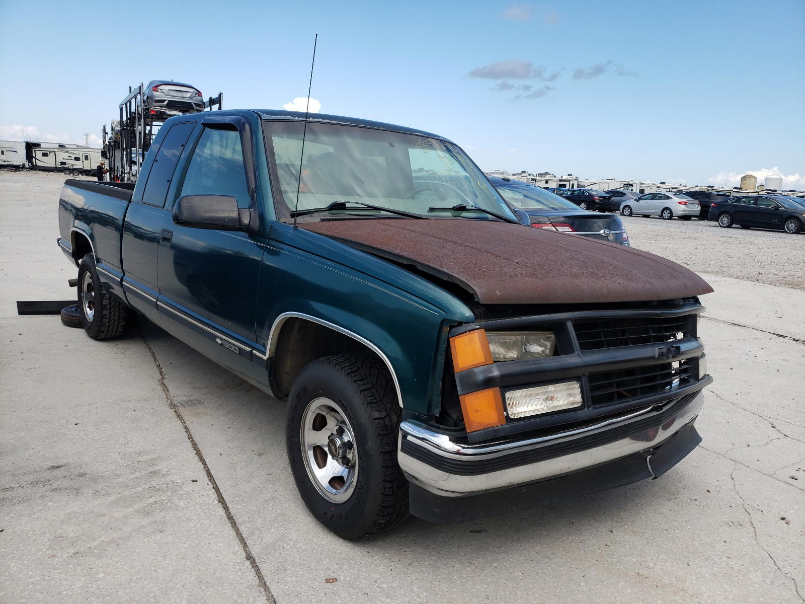 CHEVROLET GMT-400 C1 1998 with VIN 1GCEC19R6WE186773 - Photo from auction