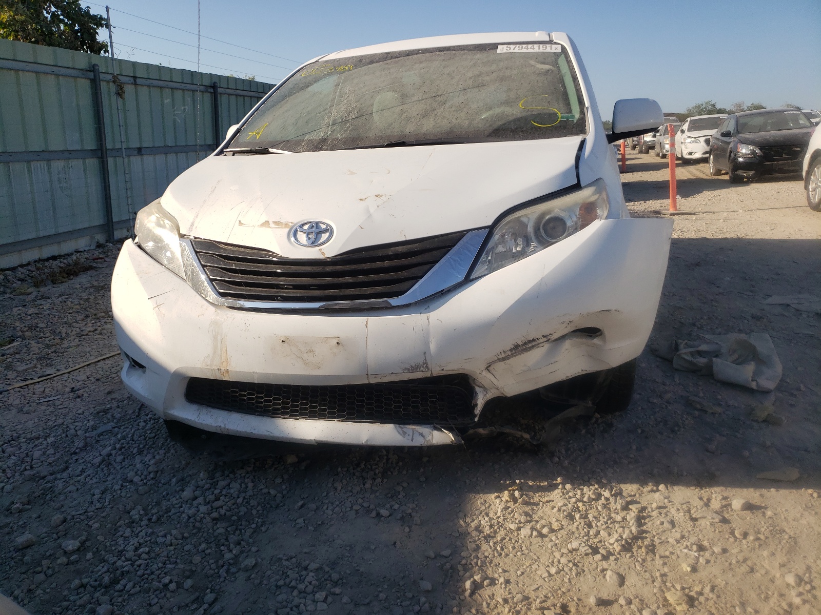 Photo 9 from auction – 2011 TOYOTA SIENNA LE with VIN 5TDKK3DC0BS023481
