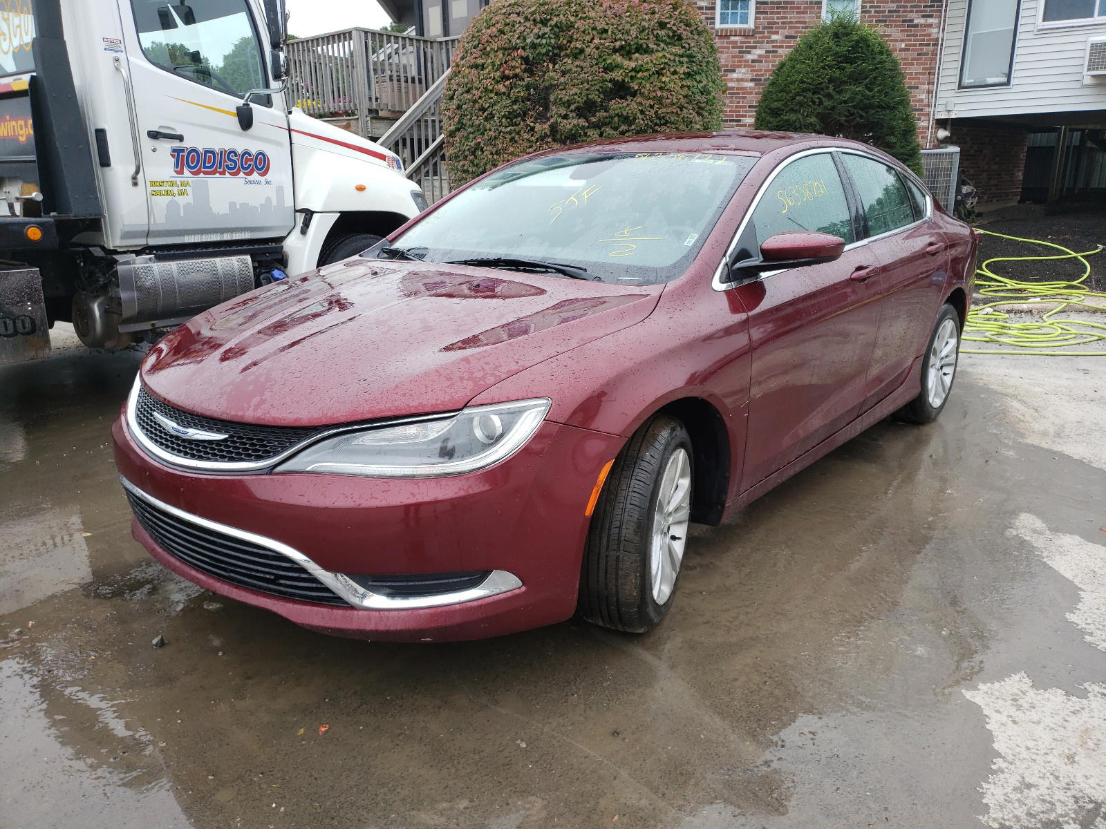 Photo 2 from auction – 2015 CHRYSLER 200 LIMITE with VIN 1C3CCCAB2FN759657