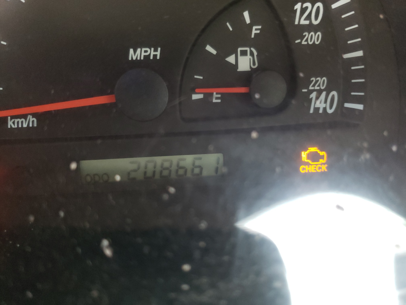Photo 8 from auction – 2002 TOYOTA CAMRY LE with VIN 4T1BF30K62U523136
