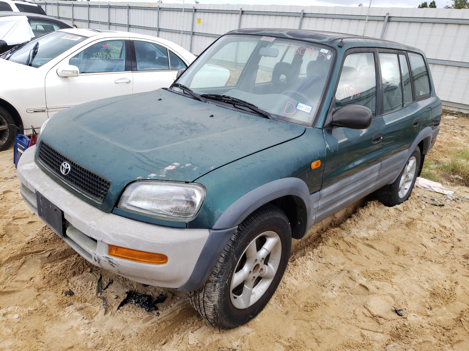 Photo 2 from auction – 1997 TOYOTA RAV4 with VIN JT3GP10VXV7021629