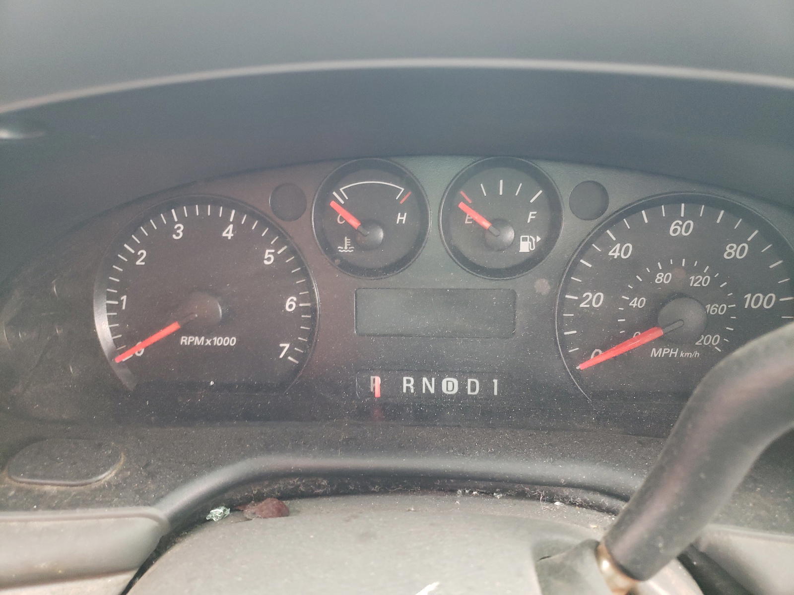 Photo 8 from auction – 2005 FORD TAURUS SE with VIN 1FAFP53UX5A102091