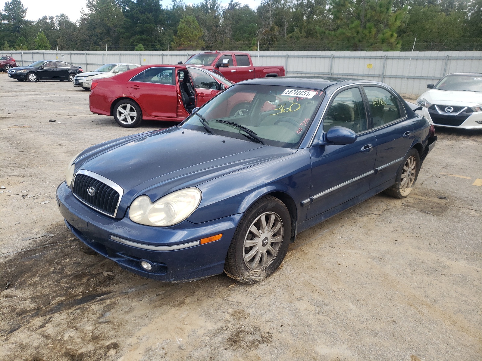 Photo 2 from auction – 2004 HYUNDAI SONATA with VIN KMHWF35H34A074579