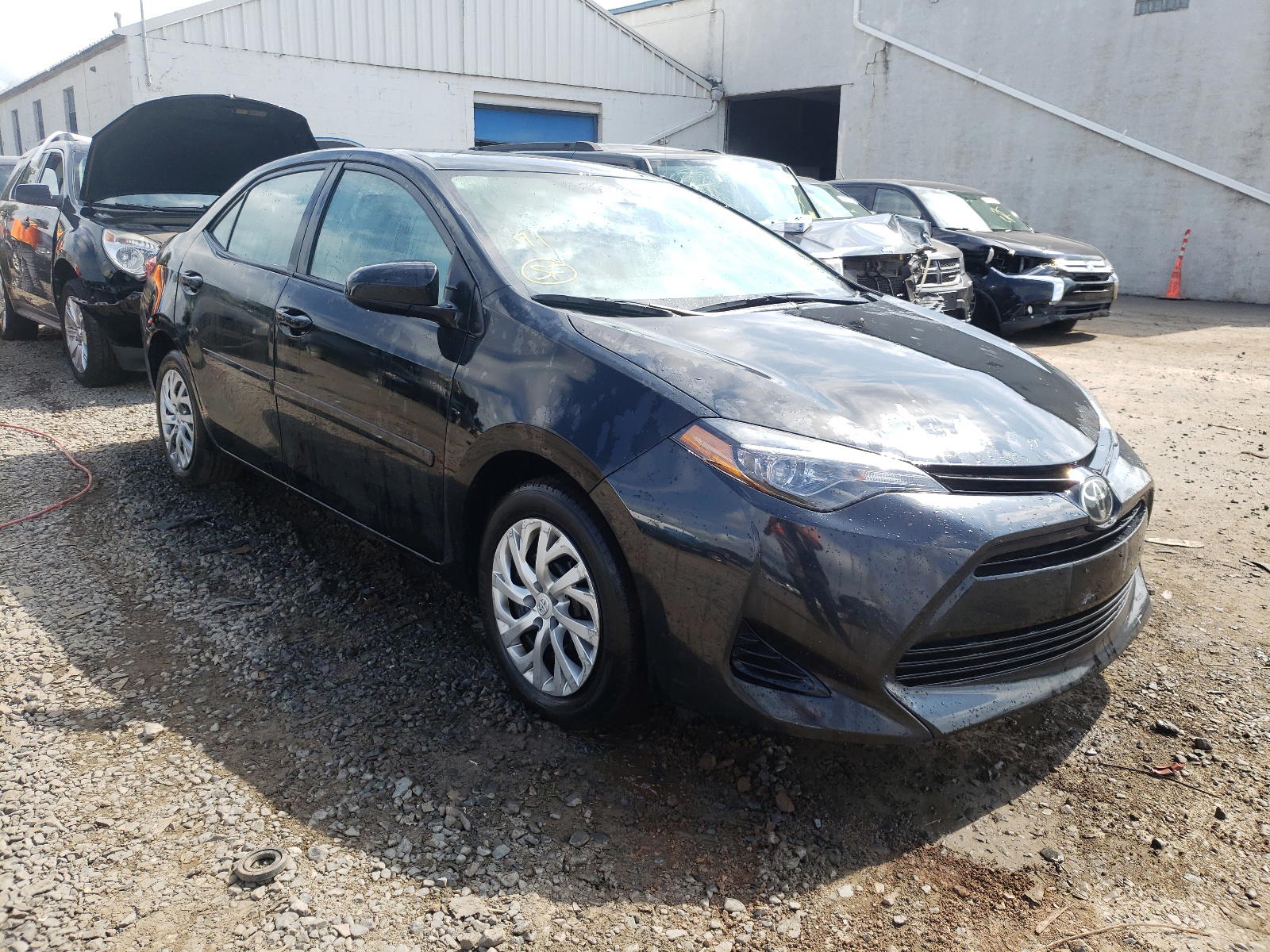 TOYOTA COROLLA L 2018 with VIN 2T1BURHEXJC043320 - Photo from auction