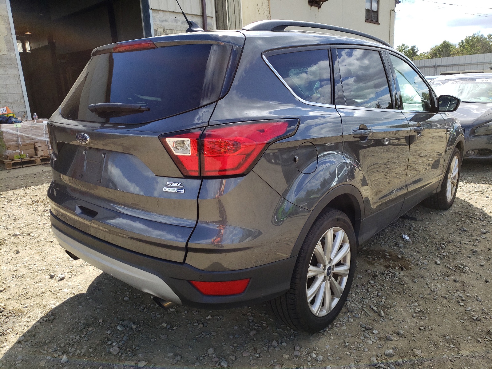 Photo 4 from auction – 2019 FORD ESCAPE SEL with VIN 1FMCU9HD6KUA57288