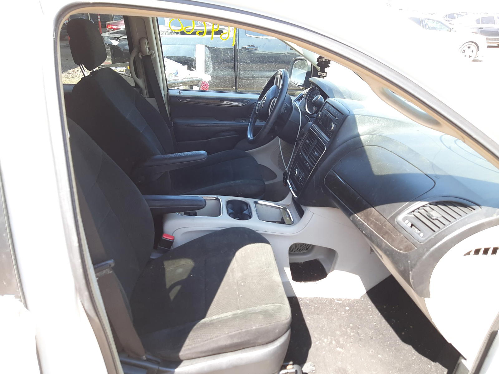 Photo 5 from auction – 2012 DODGE CARAVAN with VIN 2C4RDGDG9CR112947