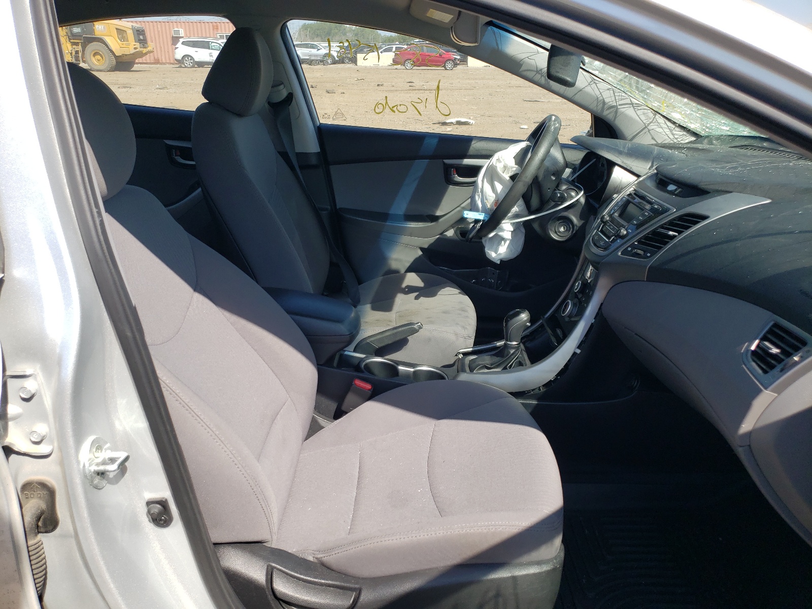 Photo 5 from auction – 2016 HYUNDAI ELANTRA SE with VIN 5NPDH4AE5GH703666