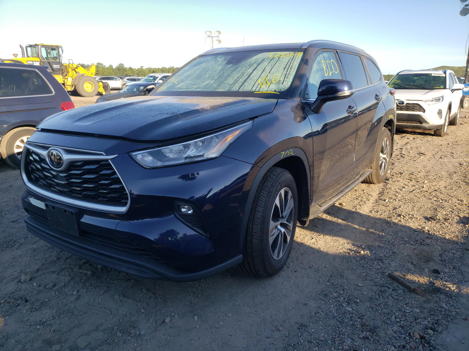Photo 2 from auction – 2020 TOYOTA HIGHLANDER with VIN 5TDGZRBH7LS046325