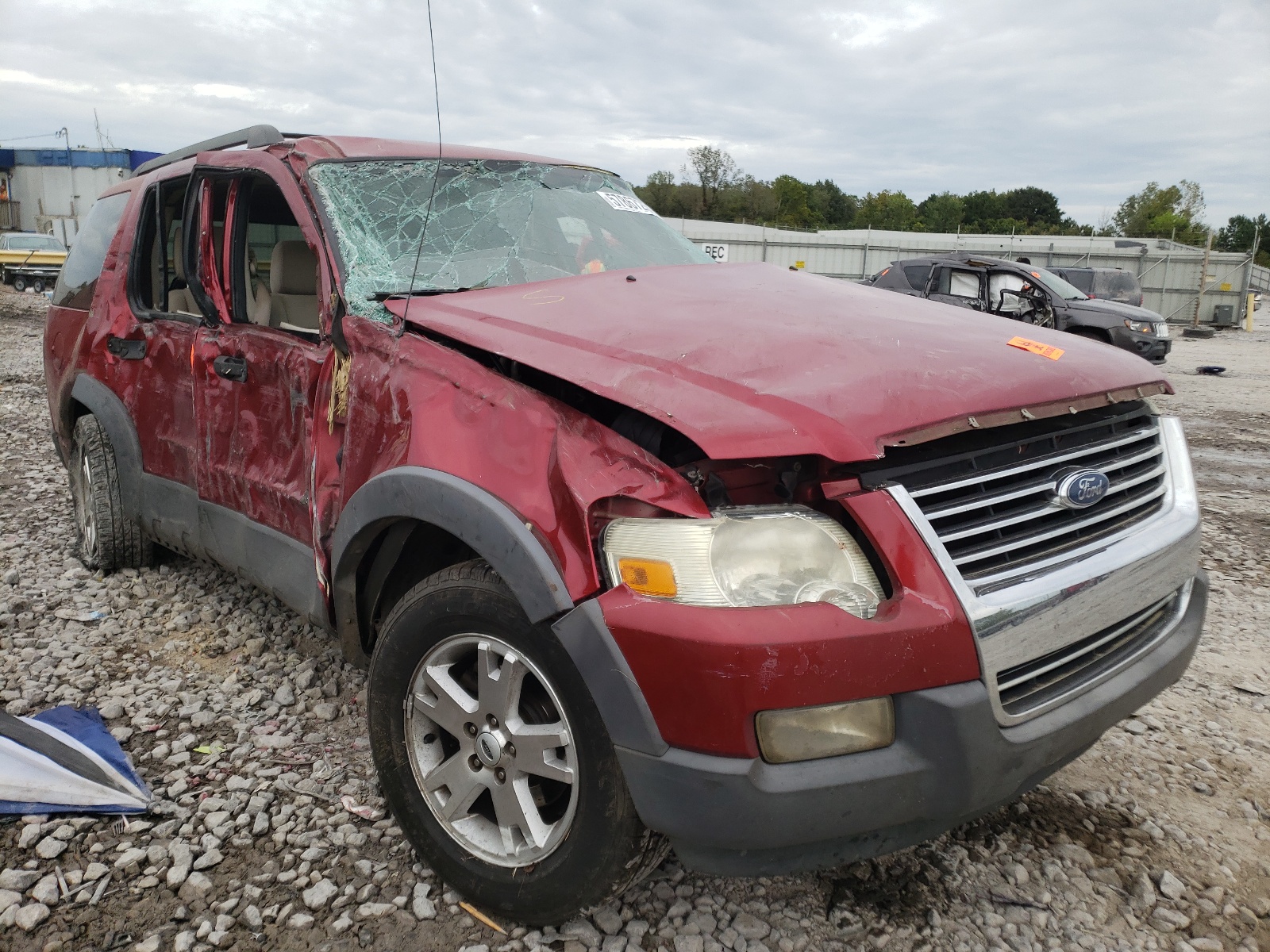 FORD EXPLORER X 2006 مع رقم تعريف المركبة 1FMEU73E16UA18286 - صورة من المزاد