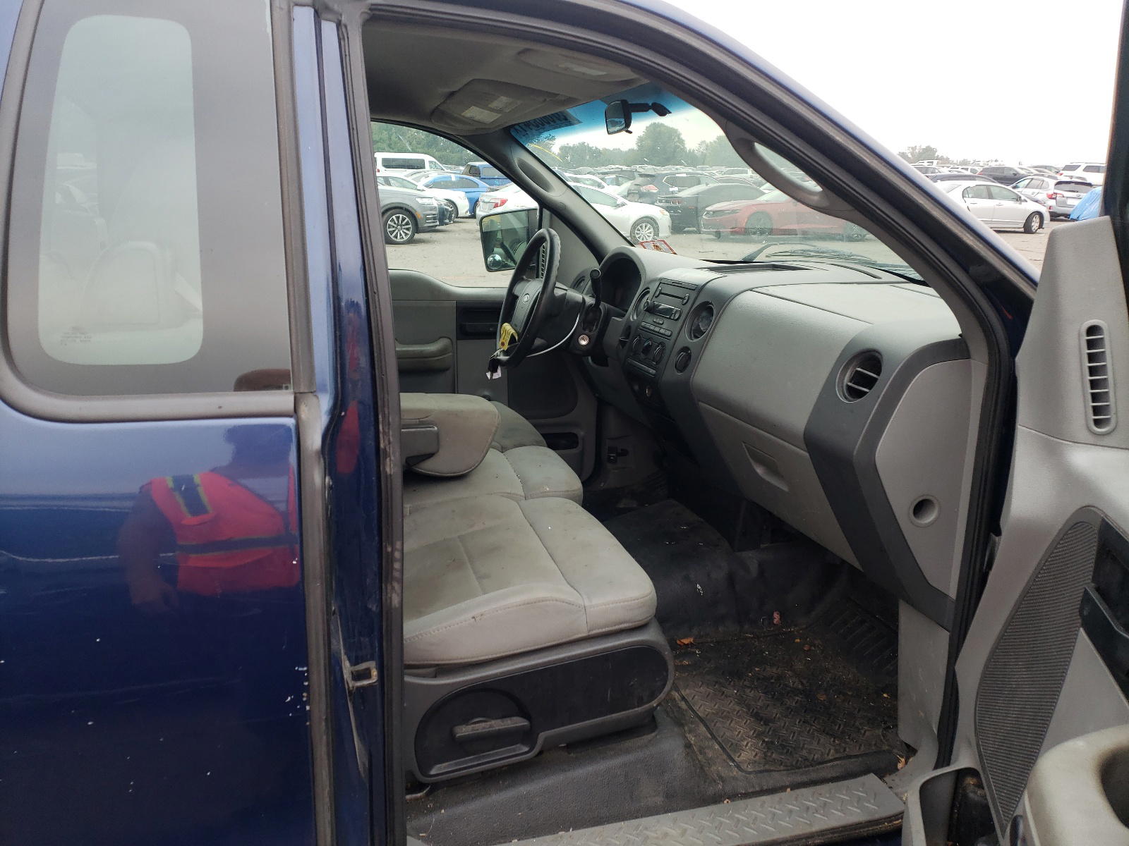 Photo 5 from auction – 2007 FORD F150 with VIN 1FTRF12287NA55688