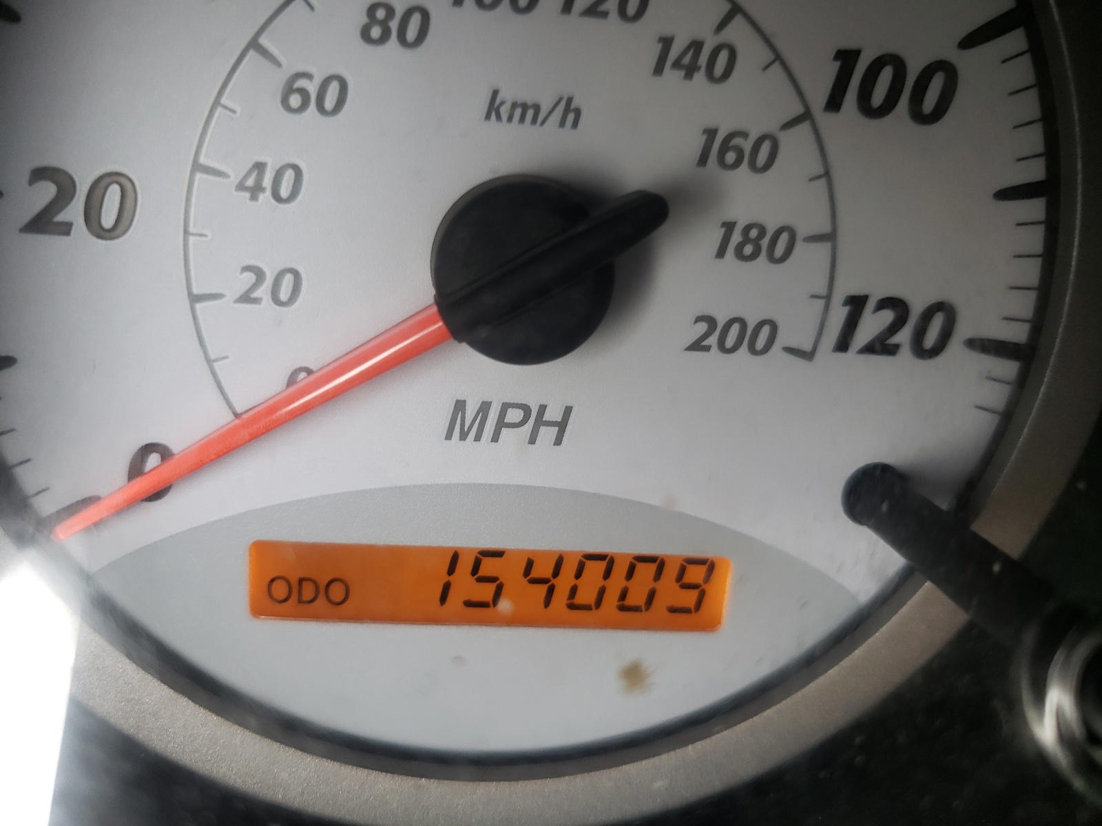 Photo 8 from auction – 2005 TOYOTA RAV4 with VIN JTEHD20VX50040006