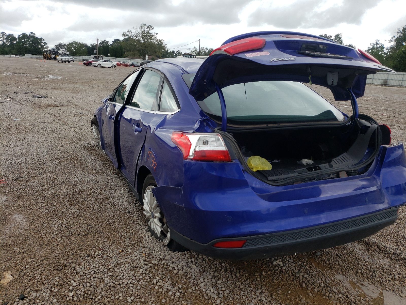 Photo 3 from auction – 2015 FORD FOCUS TITA with VIN 1FADP3J28FL368728