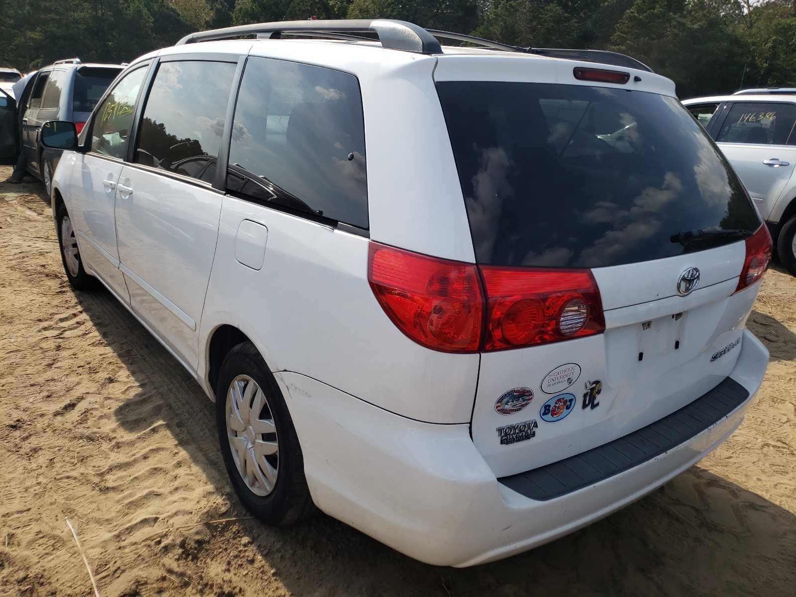 Photo 3 from auction – 2010 TOYOTA SIENNA CE with VIN 5TDKK4CC3AS307029