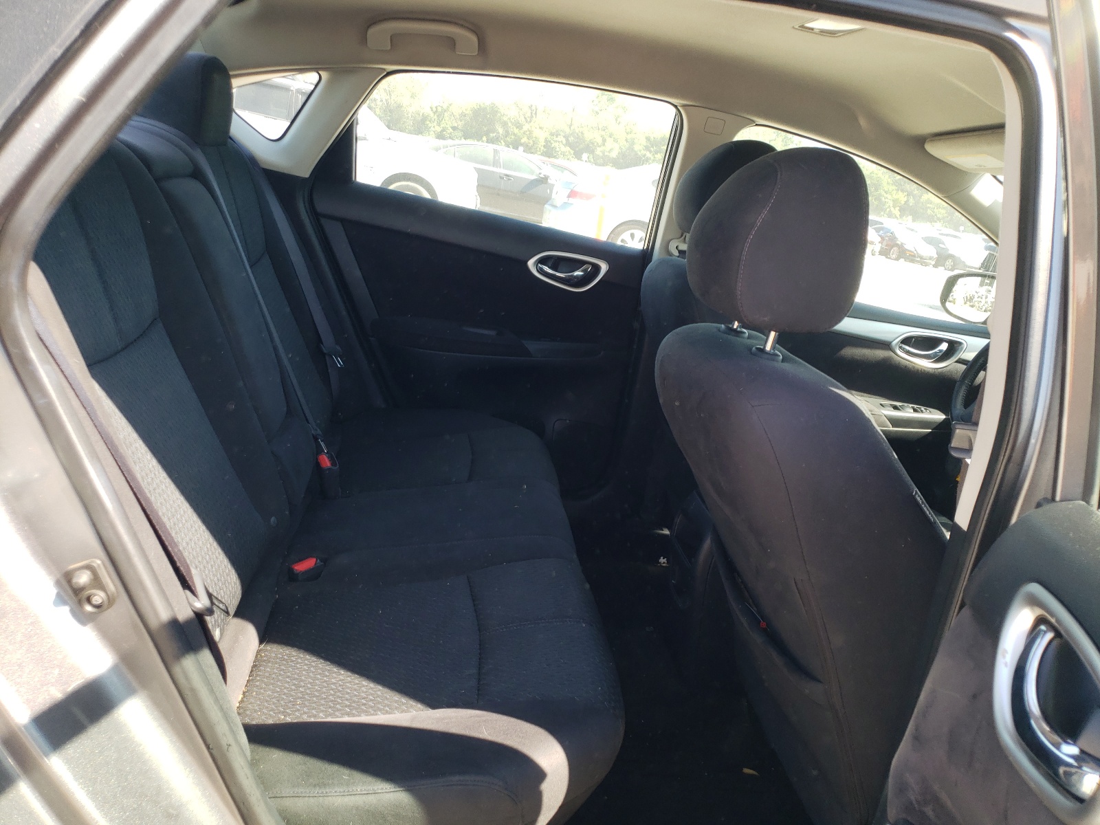 Photo 6 from auction – 2015 NISSAN SENTRA S with VIN 3N1AB7AP5FY258261