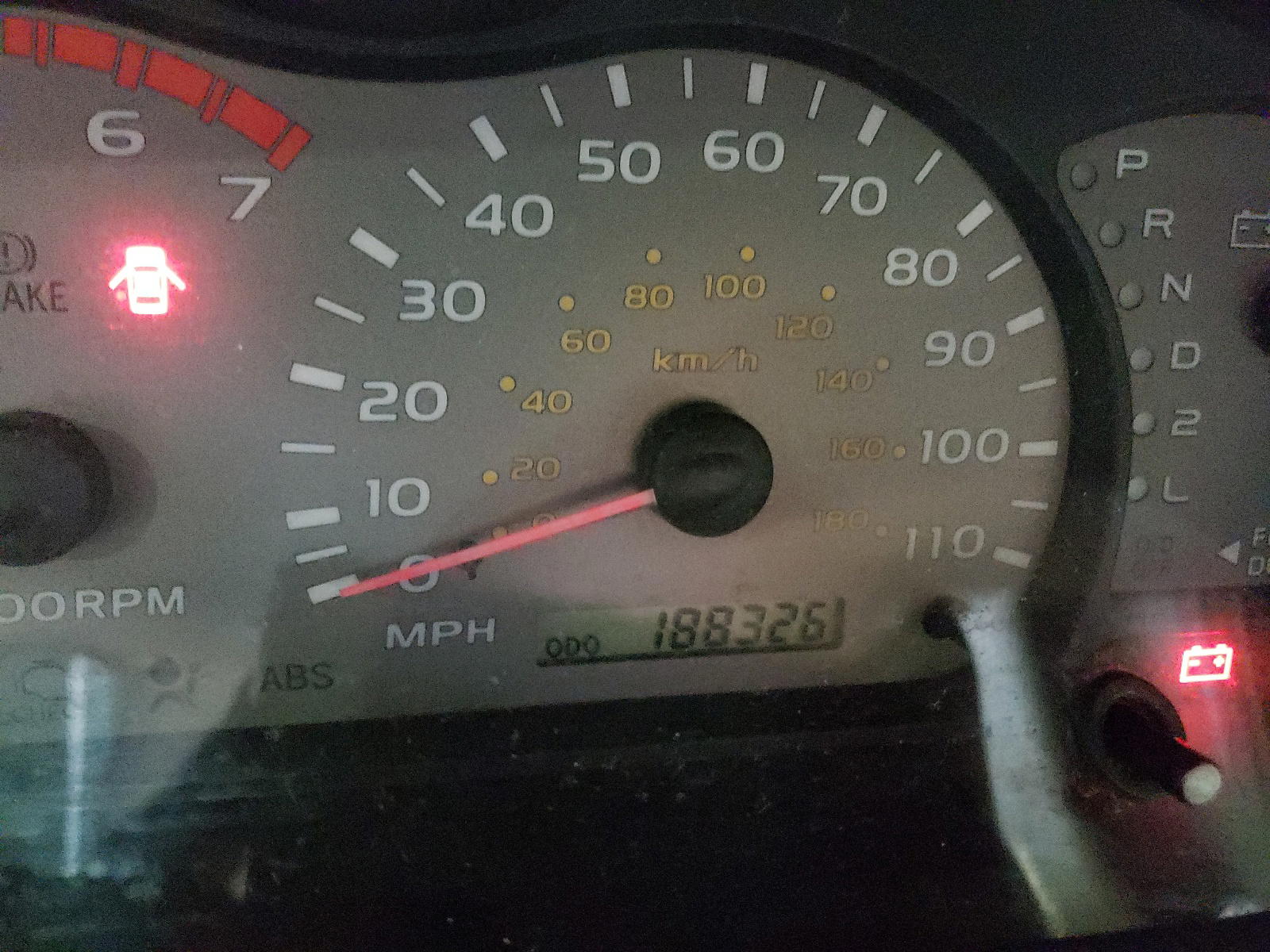 Photo 8 from auction – 2001 TOYOTA SEQUOIA with VIN 5TDZT34A41S050286