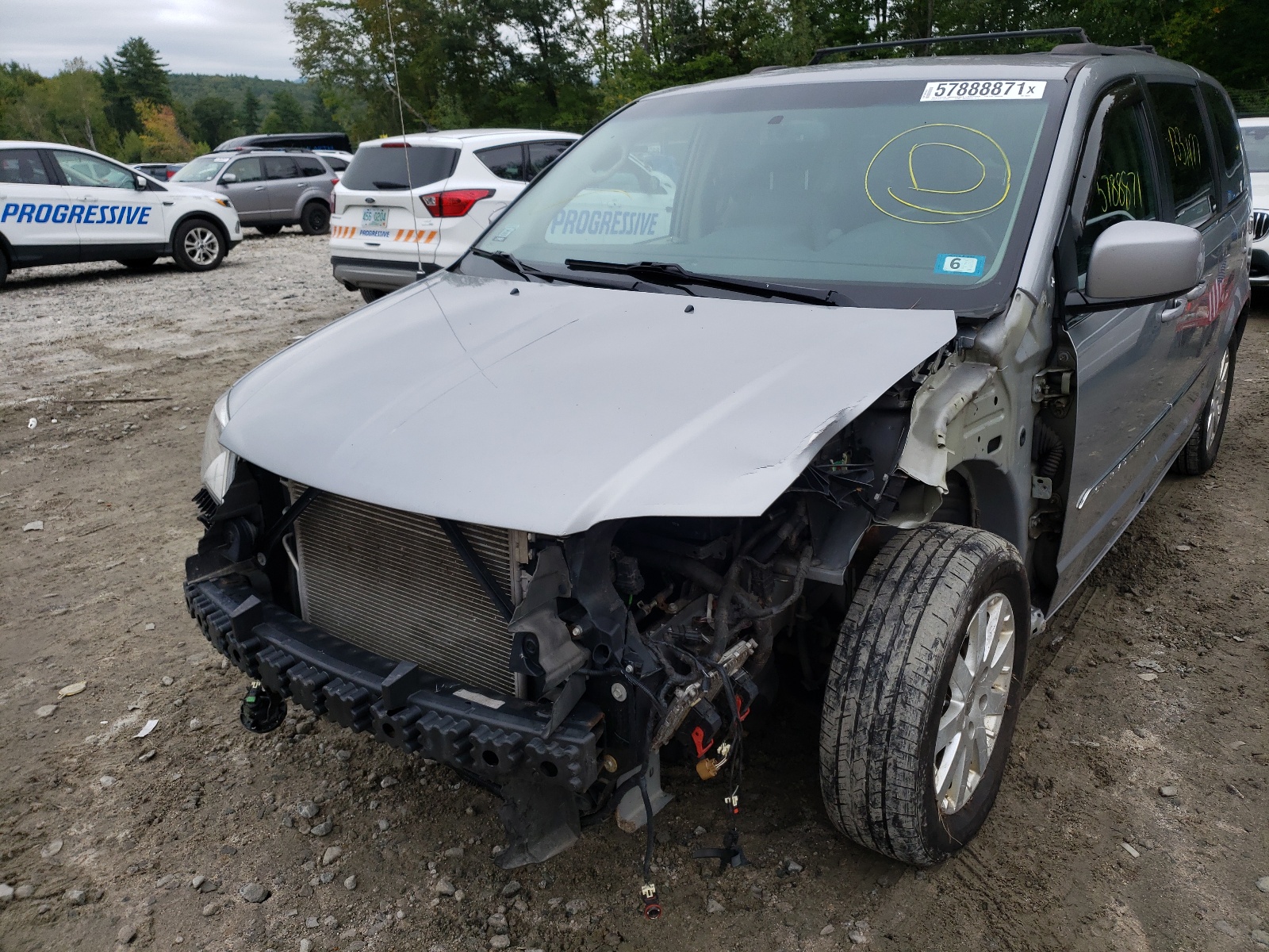 Photo 9 from auction – 2015 CHRYSLER TOWN & COU with VIN 2C4RC1BG1FR588357