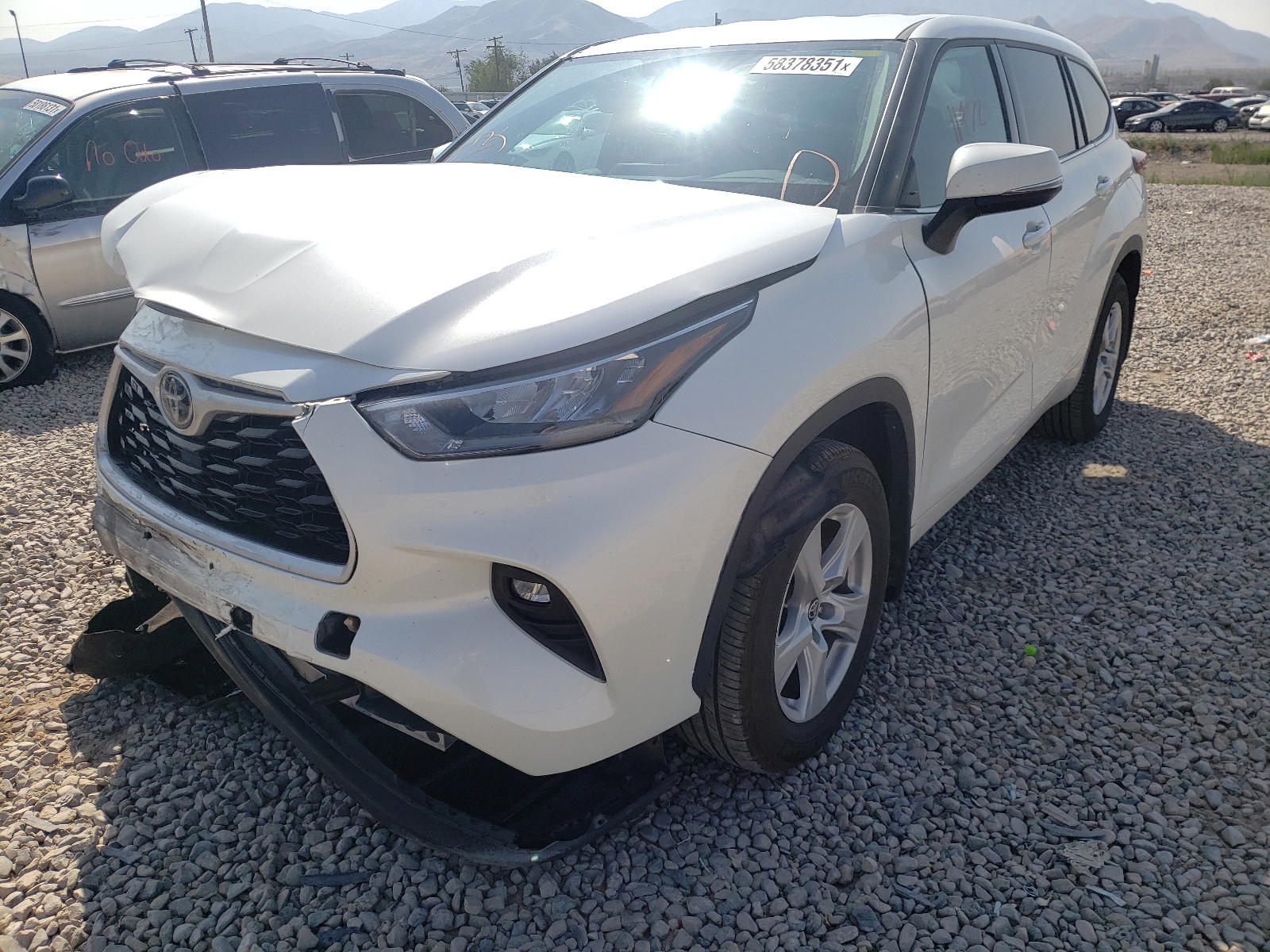 Photo 2 from auction – 2020 TOYOTA HIGHLANDER with VIN 5TDBZRBHXLS520259