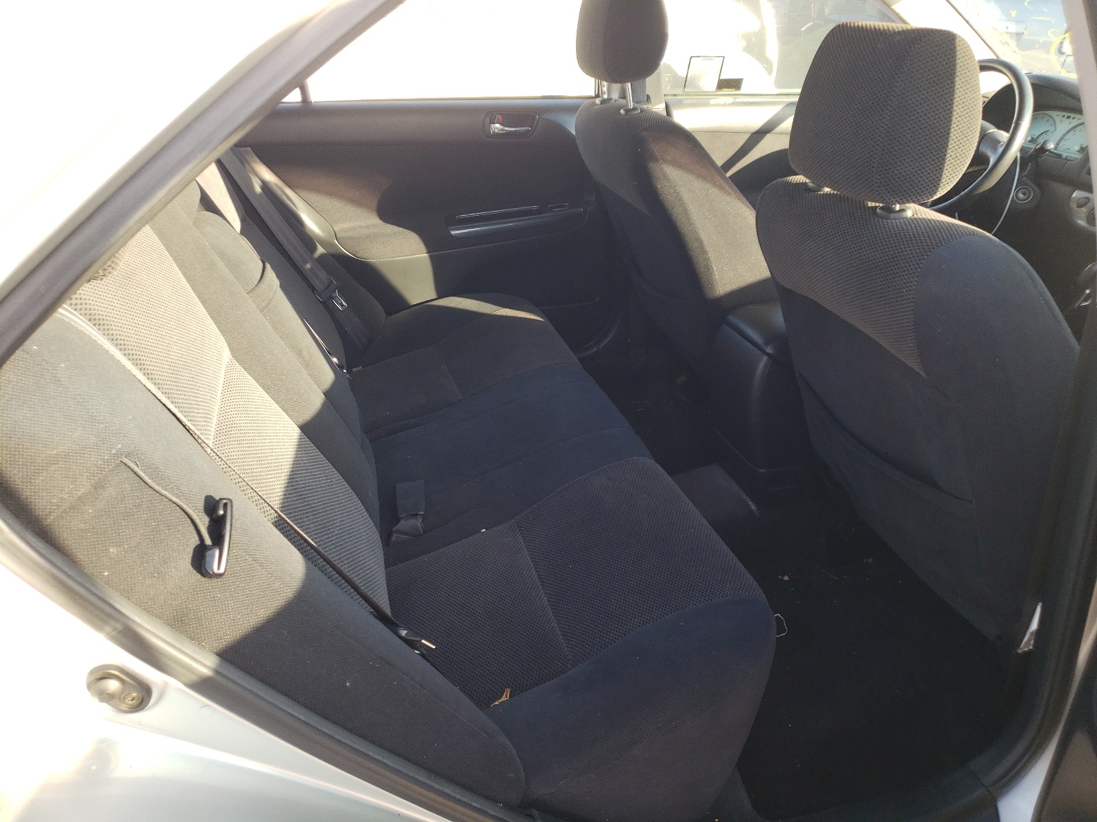 Photo 15 from auction – 2002 TOYOTA CAMRY LE with VIN JTDBE32K620066839