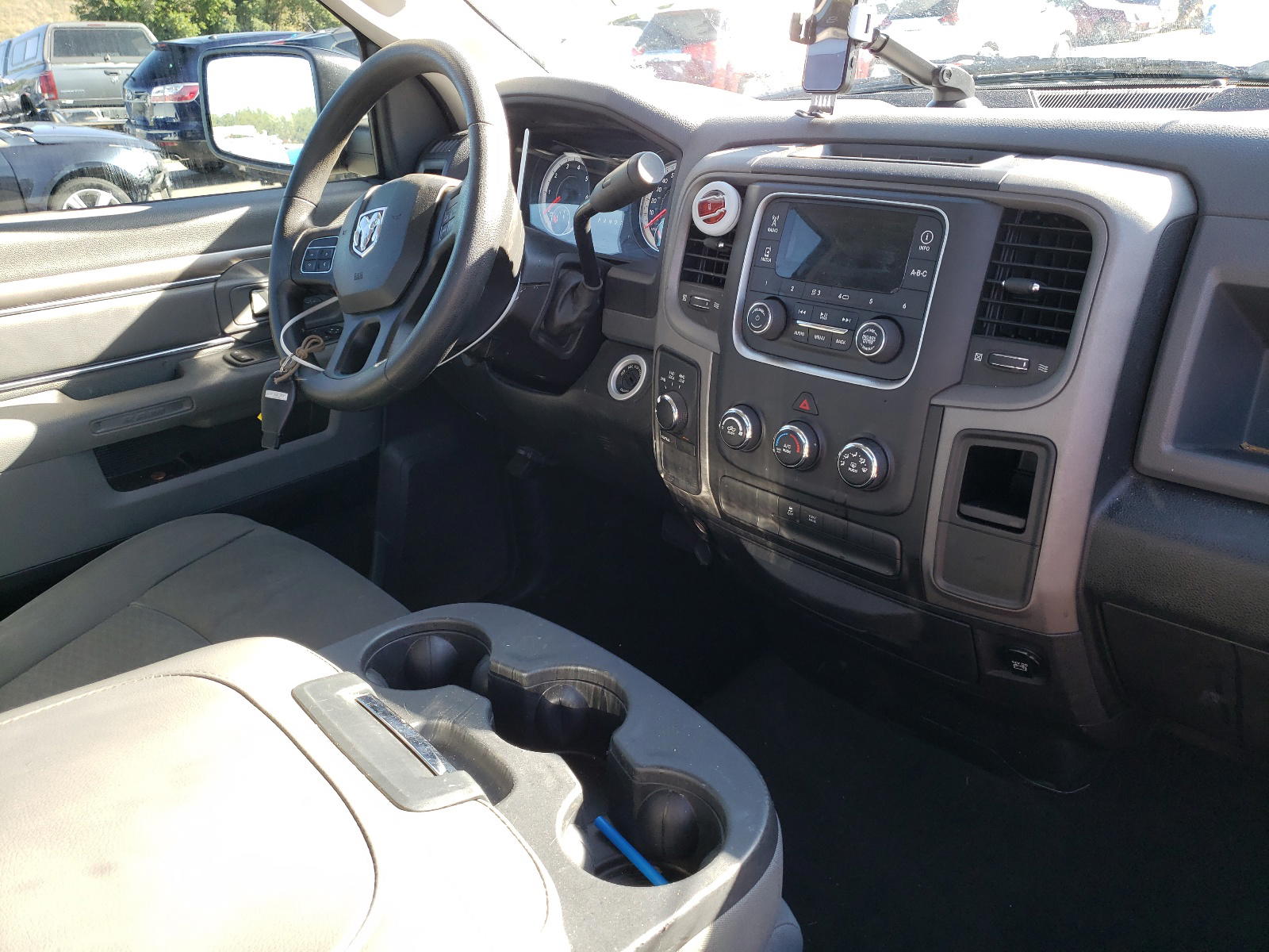 Photo 9 from auction – 2014 RAM 1500 ST with VIN 3C6JR7AT2EG104320