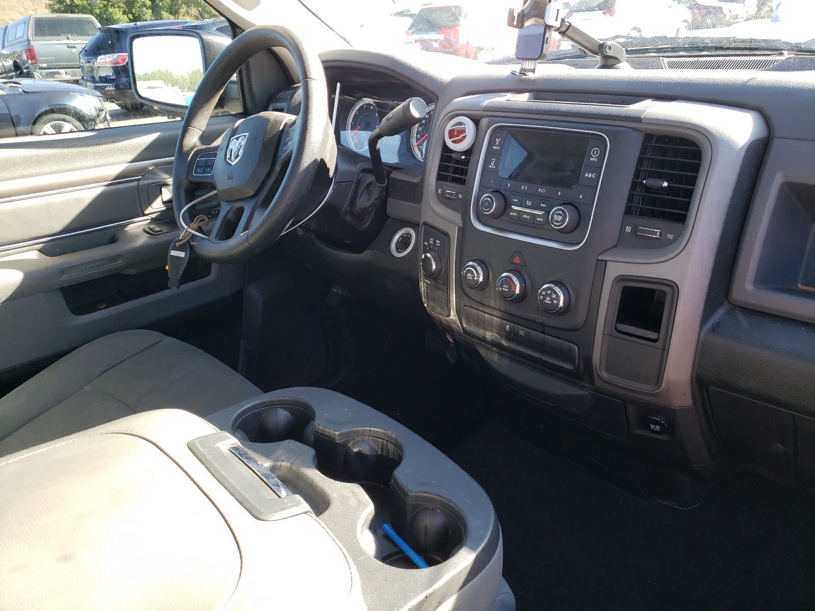 Zdjęcie 9 z aukcji – 2014 RAM 1500 ST z VIN 3C6JR7AT2EG104320