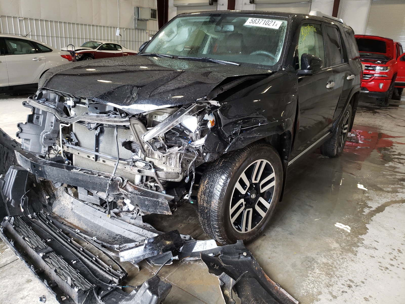 Photo 2 from auction – 2018 TOYOTA 4RUNNER SR with VIN JTEBU5JR3J5532950