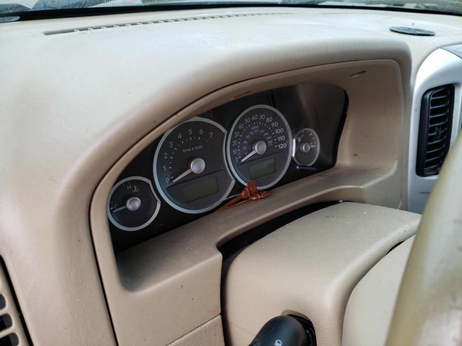 Photo 8 from auction – 2006 MERCURY MARINER with VIN 4M2CU57176KJ07048