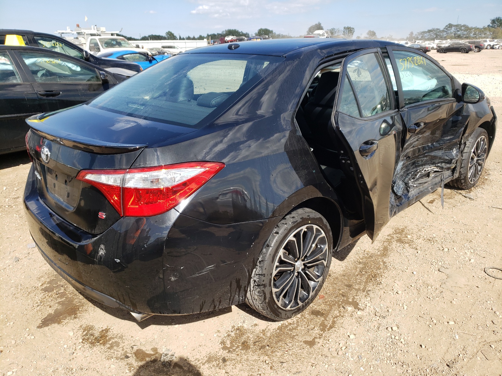 Photo 4 from auction – 2014 TOYOTA COROLLA L with VIN 5YFBURHE0EP088319