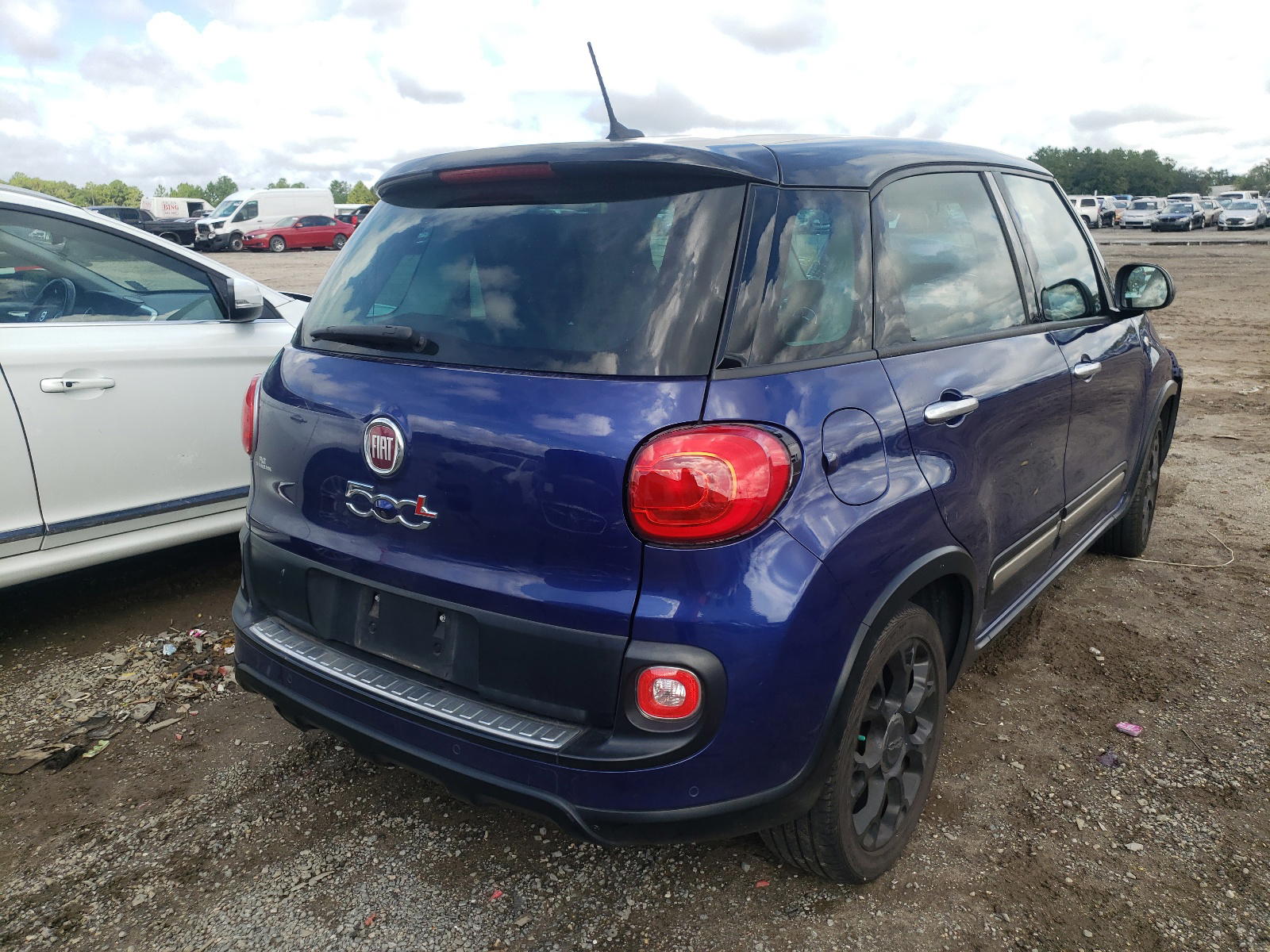 Photo 4 from auction – 2015 FIAT 500L TREKK with VIN ZFBCFADH2FZ032165