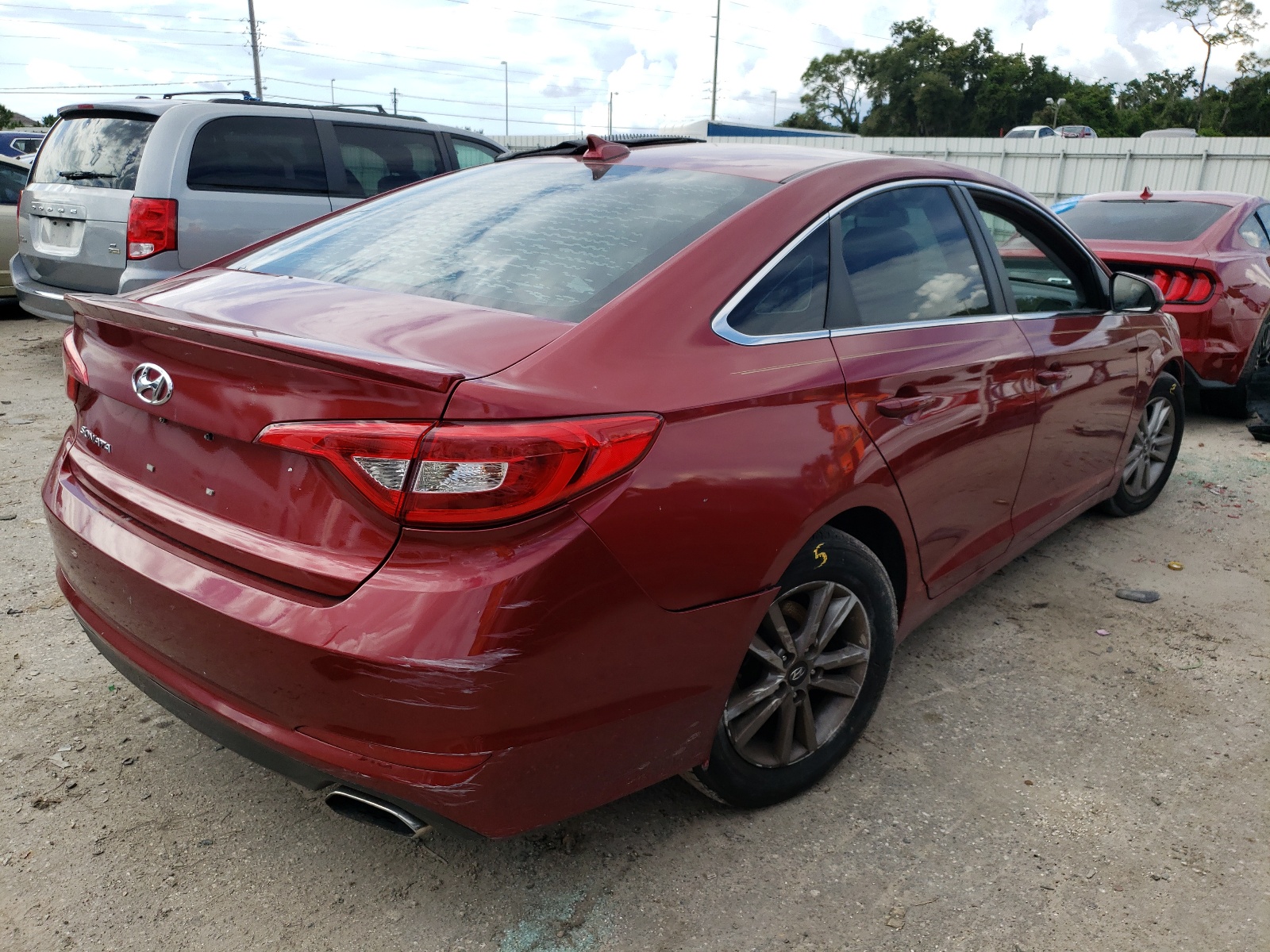 Photo 4 from auction – 2015 HYUNDAI SONATA with VIN 5NPE24AF6FH224265
