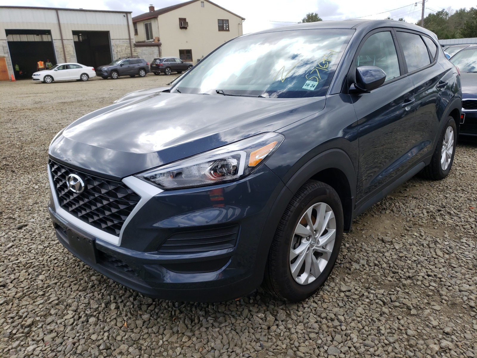 Photo 2 from auction – 2019 HYUNDAI TUCSON SE with VIN KM8J2CA40KU081798