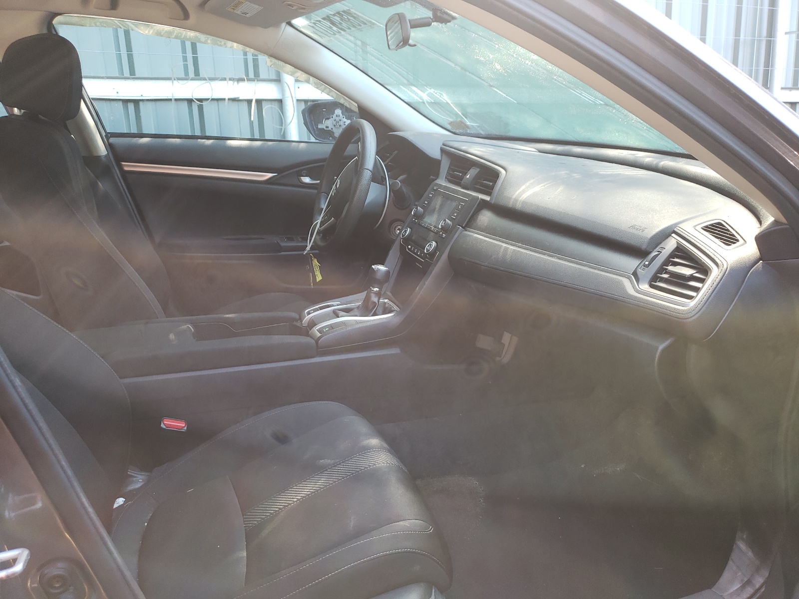 Photo 5 from auction – 2018 HONDA CIVIC LX with VIN 19XFC2E53JE016056