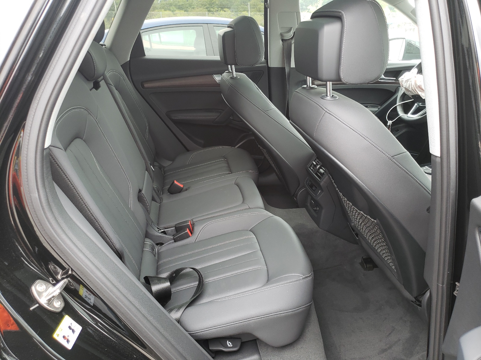 Photo 6 from auction – 2021 AUDI Q5 PREMIUM with VIN WA1BAAFY0M2013117