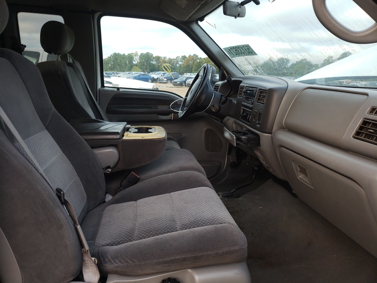 Photo 5 from auction – 2002 FORD F250 SUPER with VIN 1FTNX21L82EB47548