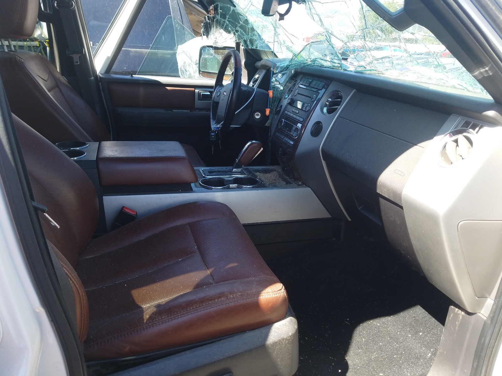 Photo 5 from auction – 2013 FORD EXPEDITION with VIN 1FMJK1J50DEF21903