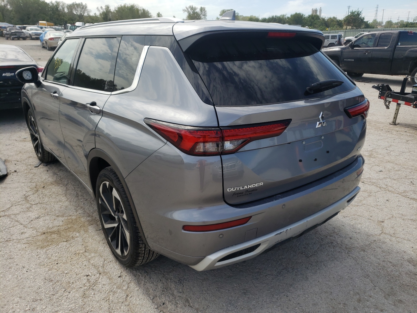 Photo 3 from auction – 2022 MITSUBISHI OUTLANDER with VIN JA4J3VA86NZ010767