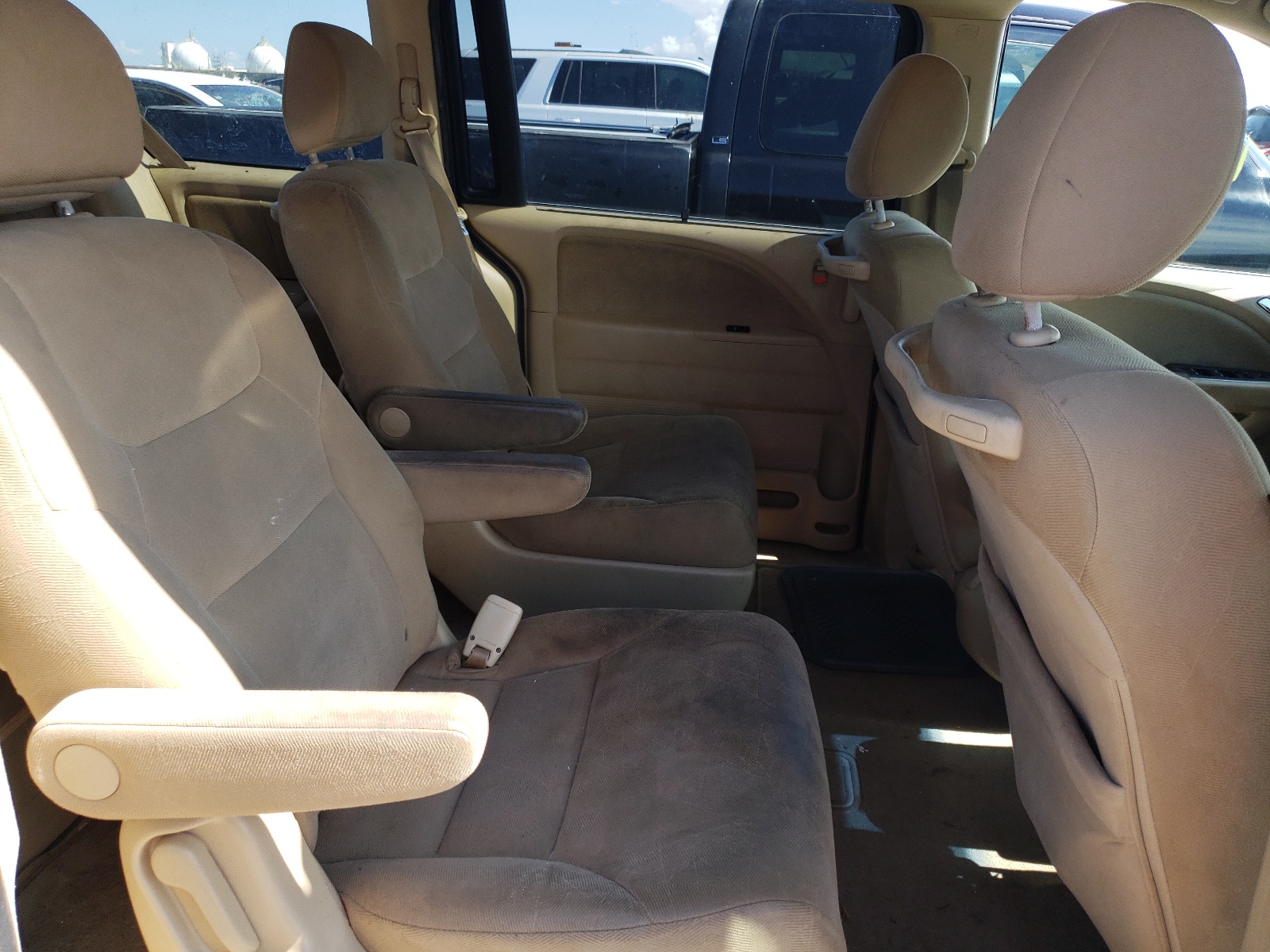 Photo 6 from auction – 2010 HONDA ODYSSEY EX with VIN 5FNRL3H59AB075752